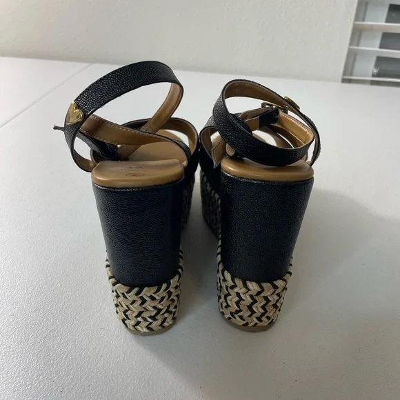 Nataly Mendez Black Platform Wedge Sandals Espadrille Size 7 Gold Heart - Picture 7 of 8